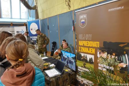 Karierna priložnost te čaka v Kamniku (19)